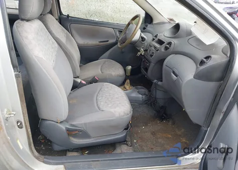 2000 Toyota Echo z USA, uszkodzony, nr VIN JTDAT1235Y5018002